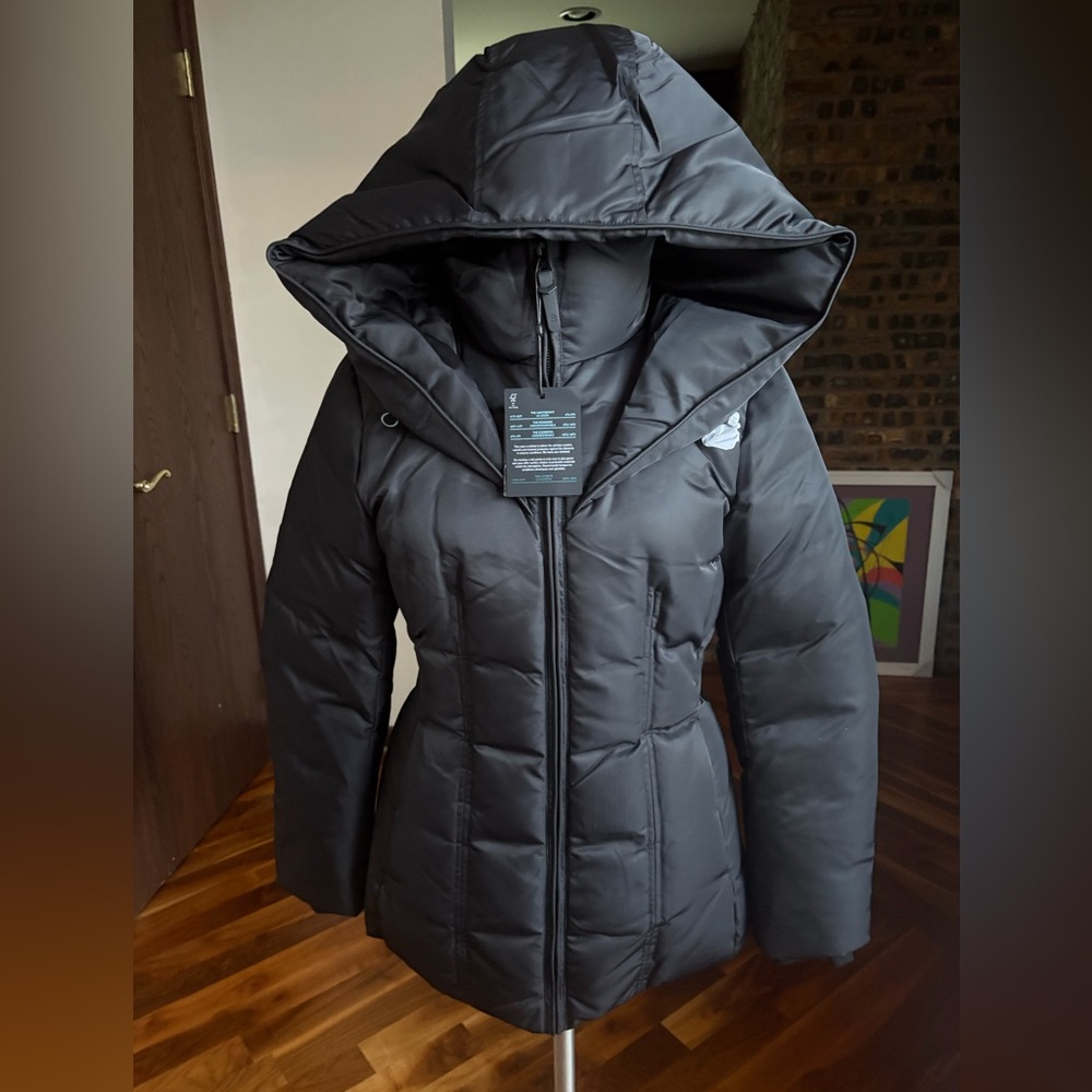 Mackage
Alana Tech Water Repellent 750 Fill Power Down Jacket, NEW - Picture 8 of 12